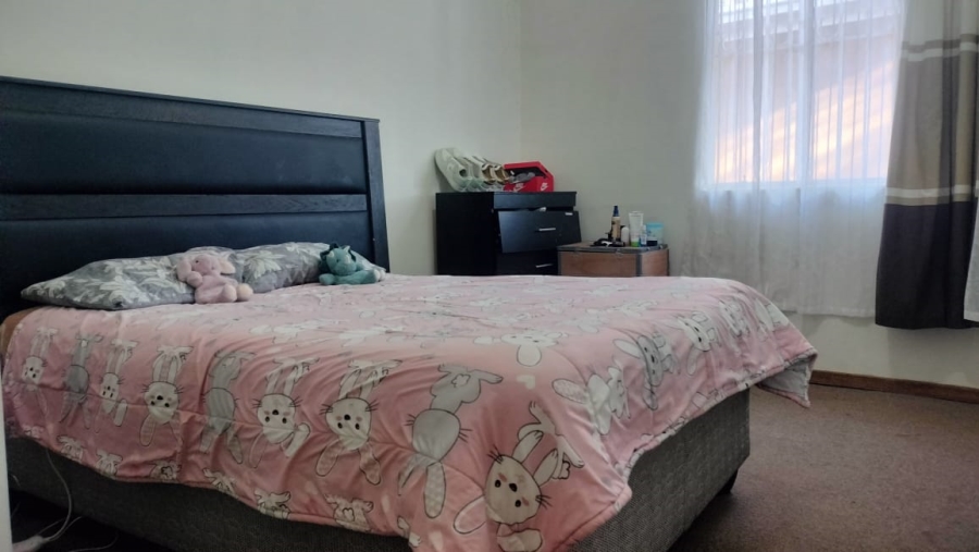 4 Bedroom Property for Sale in Ladybrand Free State